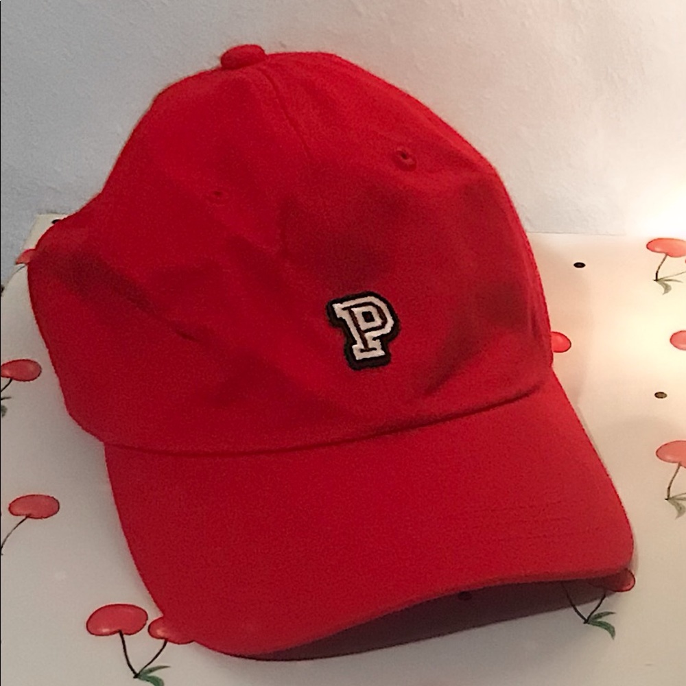 Vs pink red hat